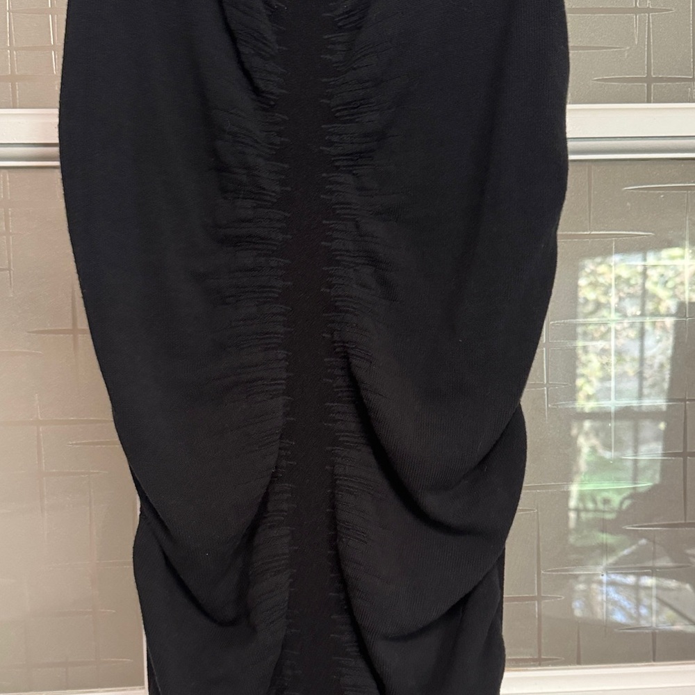 Hugo Boss Elegant Black Sleeveless Dress - Picture 6 of 9